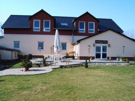 Готель Gasthaus Ela Dahlewitz  Екстер'єр фото